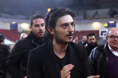 ΜΕ... ΔΙΟΡΘΩΤΙΚΗ ΑΝΑΚΟΙΝΩΣΗ ΟΥΤΕ ΣΤΗΝ ΚΕΡΚΙΔΑ ΓΙΑ ΔΥΟ ΜΗΝΕΣ Ο Δ. ΓΙΑΝΝΑΚΟΠΟΥΛΟΣ