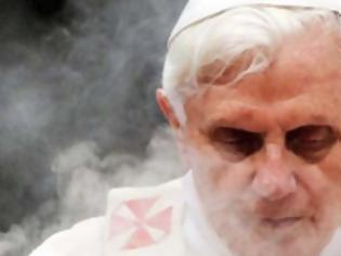 Φωτογραφία για VatiLeaks: Μυστικές ομάδες, όργια και δωροδοκίες πίσω από την παραίτηση του Πάπα