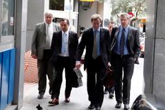 Έλεγχοι της τρόικας με θολό τοπίο για απολύσεις στο Δημόσιο