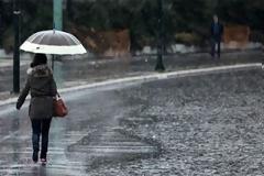 Προβλήματα στην κυκλοφορία των οχημάτων έχει προκαλέσει η βροχόπτωση