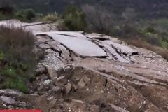 Καθίζηση δρόμου στην Κέρκυρα