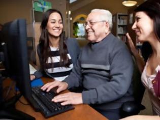 Φωτογραφία για Οι ηλικιωμένοι διαβάζουν ευκολότερα από tablet