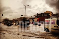 «Πνίγηκε» η Αθήνα από την καταιγίδα! - Πλημμυρισμένοι δρόμοι και χάος παντού