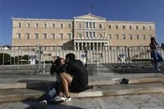 «Η κρίση έπληξε τους γάμους και τις κηδείες στην Ελλάδα»