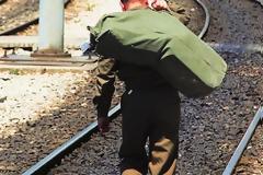 Κατέβασαν στρατιώτη από το τρένο!!!