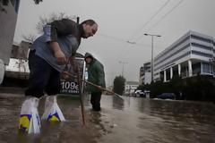 Η μεγαλύτερη για τον Φεβρουάριο καταιγίδα έπιασε στον ύπνο τους αρμόδιους