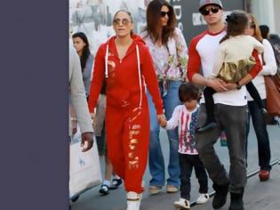 Φωτογραφία για Jennifer Lopez: Για ψώνια με τον Casper Smart και τα παιδιά της(φωτό)
