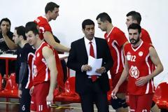 ΜΑΘΗΜΑΤΙΚΑ... ΕΡΥΘΡΟΛΕΥΚΗ Η ΚΟΡΥΦΗ ΤΡΕΙΣ ΑΓΩΝΙΣΤΙΚΕΣ ΝΩΡΙΤΕΡΑ! ΦΟΙΝΙΚΑΣ ΣΥΡΟΥ - ΟΛΥΜΠΙΑΚΟΣ 0-3 ΣΕΤ