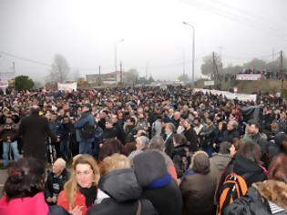 Φωτογραφία για Μεγαλειώδης συγκέντρωση διαμαρτυρίας κατά των μεταλλείων στις Σκουριές!