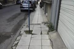 Πάτρα: Το πεζοδρόμιο που κάνει ...πλούσιους τους ορθοπεδικούς
