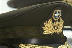 To antinews φωτογραφίζει επανελθόντα συνεργάτη του Παπαντωνίου...