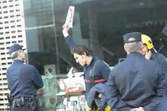 Ισπανός πυροσβέστης αρνήθηκε να συμμετέχει σε έξωση ηλικιωμένης