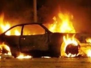 Φωτογραφία για Πάτρα: Στις φλόγες τυλίχθηκε αυτοκίνητο