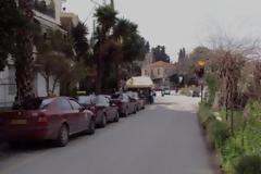 Πάτρα: Δρόμος... χωρίς πεζοδρόμιο!