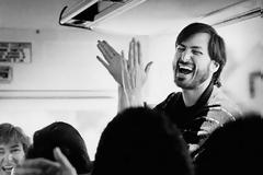 Αστείες στιγμές από την ζωή του Steve Jobs
