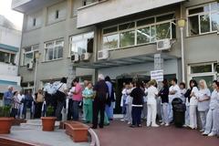 Φύγε εσύ έλα ΕΣΥ! Πόσοι έφυγαν και πόσοι έρχονται στα νοσοκομεία