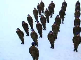 Φωτογραφία για Χορεύει για να ζεσταθεί ο Νορβηγικός στρατός; [video]