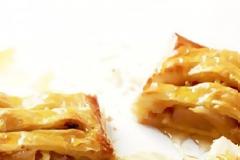 Αχλάδια με τυρί και μέλι