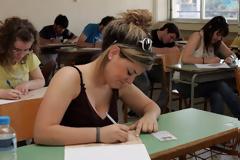 Στις 17 Μαΐου αρχίζουν οι πανελλαδικές εξετάσεις