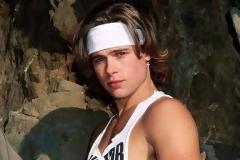 Τι σχέση έχει ο Brad Pitt με το στριπτίζ; Κι όμως...