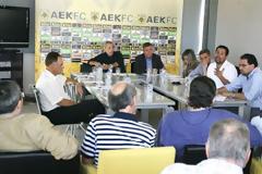 Ξύλο και φυλακή!