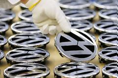Volkswagen: Μπόνους 7.200 ευρώ για 100.000 εργαζόμενους
