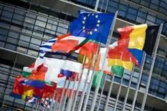 Γερμανία: Η ευρωζώνη προσπαθεί να βοηθήσει Ιρλανδία και Πορτογαλία να επιστρέψουν στις αγορές