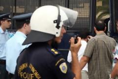 Αστυνομικά μπλόκα στα Εξάρχεια
