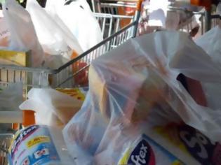 Φωτογραφία για Πάτρα: Αυξάνονται διαρκώς οι οικογένειες που έχουν ανάγκη - Διανομή τροφίμων στα Βραχναίικα