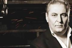Ένα ολοκαίνουργιο – και επίκαιρο! – τραγούδι από το Ζαφείρη Μελά!.