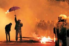 Λάρνακα: Επίθεση κουκουλοφόρων στο σύλλογο του ΑΠΟΕΛ