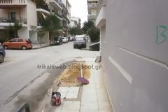 Σε άθλια κατάσταση τα πεζοδρόμια των Τρικάλων