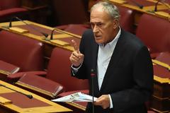 «Διεθνής δύναμη ελεγκτών εμπειρογνωμόνων, προσφέρει υπηρεσίες στα Υπουργεία αντλώντας κονδύλια από το Πρόγραμμα Δημοσίων Επενδύσεων»
