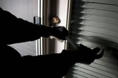Απίστευτο: Είχαν «γδύσει» 46 σπίτια