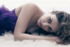 Mila Kunis: «Λογοκρίνω τον εαυτό μου περισσότερο τελευταία»