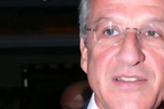 To δείπνο της Ναταλίας Αβέρωφ με τον αδελφό του πρωθυπουργού Αλέξανδρο Σαμαρά