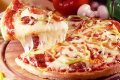 Pizza: Τα πιο λαχταριστά είδη της διάσημης Ιταλίδας «ντίβας»