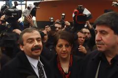 Ocalan's Words Expose Risks To PKK-Turkey Peace Plan  Read more: http://www.al-monitor.com/pulse/originals/2013/02/ocalan-pkk-bdp-turkey-peace-process-kurds.html#ixzz2MJ2vEy71