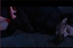 Ο Γιώργος Μαζωνάκης κάνει εμετό στο νέο του video clip και προκαλεί «θύελλα» αντιδράσεων!