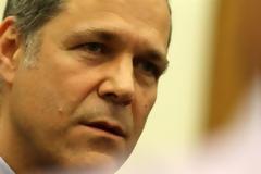 Καθαίρεσαν τον Τζήμερο από τη 
