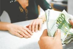 Επίδομα 500 ευρώ θα παίρνουν οι τρίτεκνες και πολύτεκνες οικογένειες