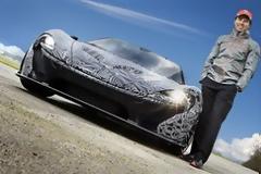 Παρουσίαση της McLaren P1 από τον Perez