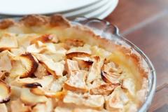 Μυρωδάτη μηλόπιτα με κανέλα