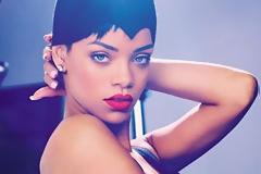 H Rihanna ντύνεται γατούλα και αποκαλύπτει τα σχέδια της για το μέλλον: “Θα κάνω παιδί”