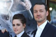 Κristen Stewart: Χώρισε οριστικά με τον Pattinson και τώρα την πολιορκεί ο Sanders
