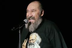 Τζίμης Πανούσης: Ήρθε η ώρα να απαλλαγούμε από τους δωσίλογους!