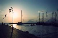 Πάτρα: Ύποπτες κινήσεις το βράδυ στη μαρίνα