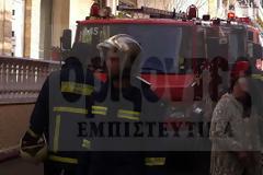 Αποκλειστικές φωτογραφίες: Κατάσβεση της πυρκαγιάς σε διαμέρισμα στη Ν. Φιλαδέλφεια – ολοσχερής καταστροφή