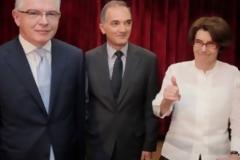 Αντί να κόβετε επιδόματα, «κόψτε το λαιμό σας»