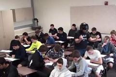 Μετά το Harlem Shake έρχεται η Τσικνοπέμπτη. «Ποιοι θα αποβληθούν;»